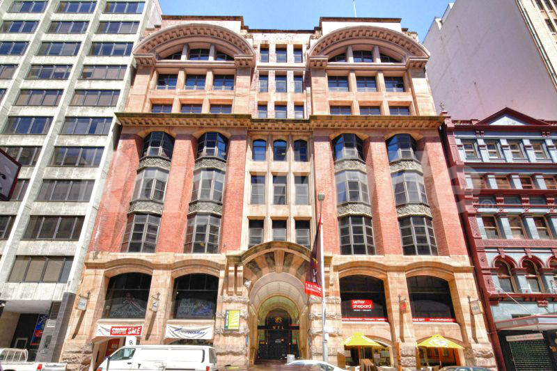 83 York St
